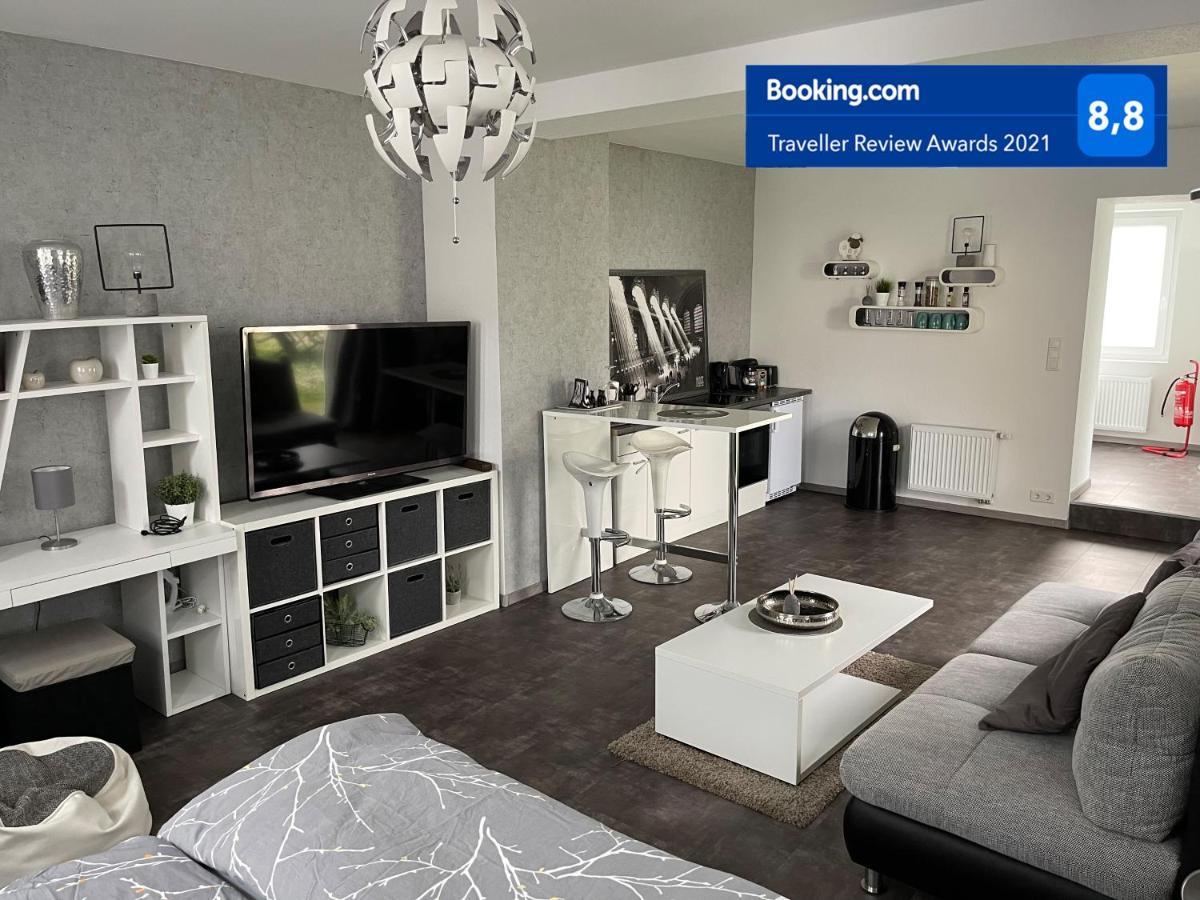 W1 - Kontaktloser 24H Check In, W-Lan, Netflix, Parkplatz, Kueche, Boxspring-Bett Bückeburg エクステリア 写真